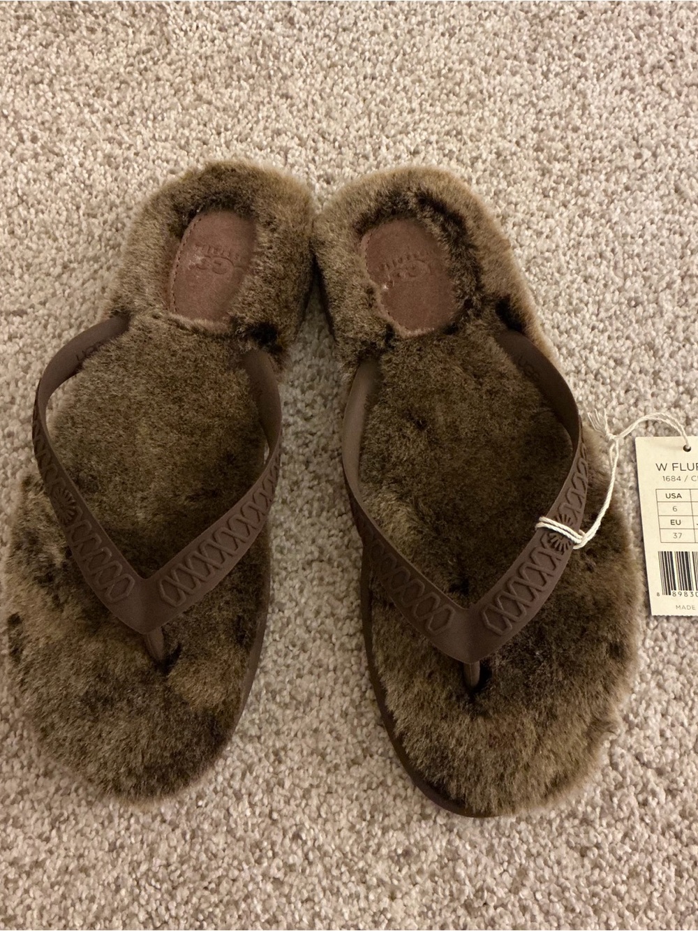 UGG Fluffie Flip Flop in Chestnut Brown, Sz 6, NIB